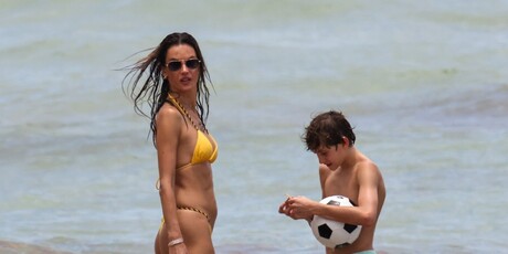 Alessandra Ambrosio - 3