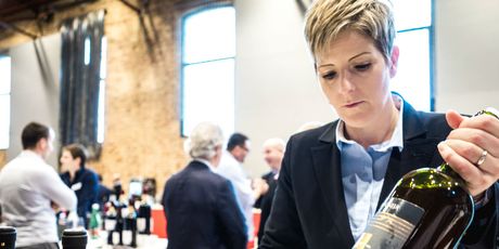Sommelierka Karin Rupena Perdec predstavljala je vinariju Dobravac iz Rovinja