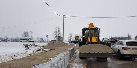 Postavljanje box-barijera na području Karlovca (Foto: Dnevnik.hr) - 1