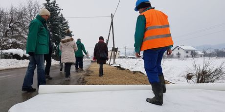 Postavljanje box-barijera na području Karlovca (Foto: Dnevnik.hr) - 3