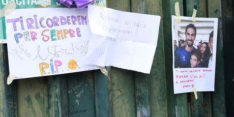 Poruke navijača nakon smrti Astorija (Foto: AFP)