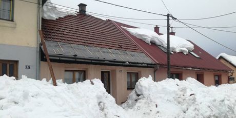 Snijeg koji se topi za sobom povlači i krovove (Foto: Marko Balen) - 3