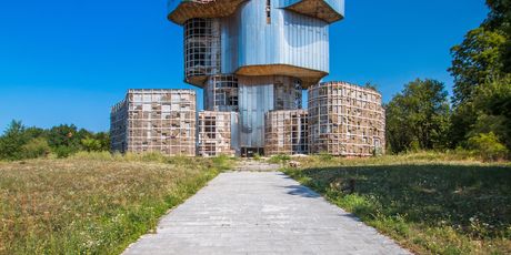 Spomenik na Petrovoj gori