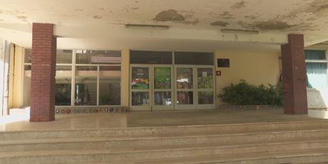 Obnova škole u Vukovaru čeka politiku (Foto: Dnevnik.hr) - 2