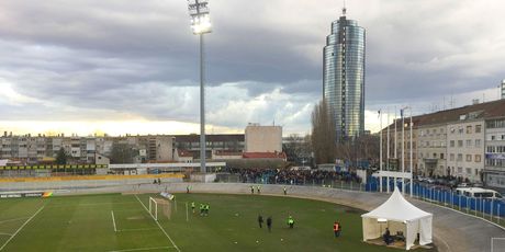 Navijači Hajduka na ''novom mjestu'' u Kranjčevićevoj (Foto: Čitatelj))