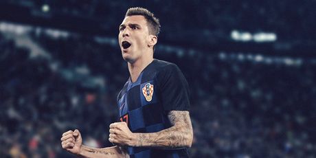 Mario Mandžukić u novom dresu za Svjetsko prvenstvo (Foto: HNS/Nike)
