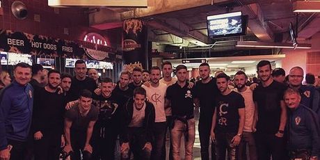 Mate Pavić i Borna Ćorić u društvu Vatrenih (Foto: Instagram)