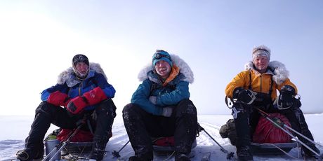 Tri britanska mušketira tijekom prelaska Bajkalskog jezera