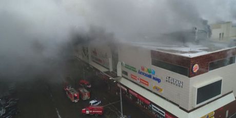 Požar u trgovačkom centru u Sibiru (Foto: screenshot/Reuters)