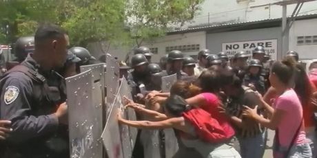 U požaru poginulo 68 ljudi (Foto: screenshot/Reuters) - 2