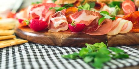 Omiljene nareske složite uz rub plate