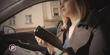 Ana Malbaša na telefonu s predsjednicom Hrvatske komore fizioterapeuta (Foto: Dnevnik.hr)