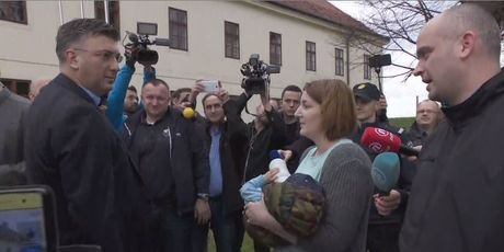 Premijera dočekali ogorčeni roditelji (Foto: dnevnik.hr)