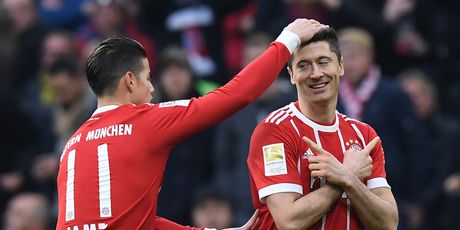 James Rodriguez i Robert Lewandowski (Foto: AFP)