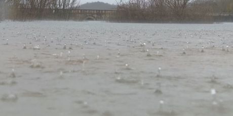 Kosinj i dalje poplavljen (Foto: Dnevnik.hr) - 5