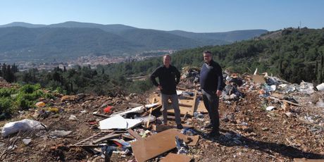 Hrđave olupine i gomila smeća na Starogradskom polju (Foto: Romeo Ibrišević) - 2