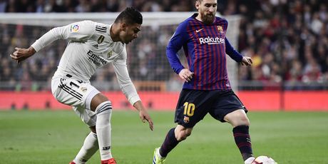 Lionel Messi i Casemiro (Foto: AFP)