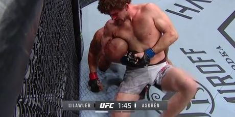 Askren guši Lawlera (Foto: GOL.hr)