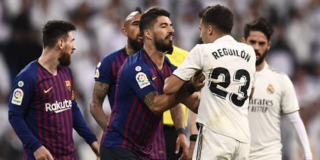 Reguilon, Suarez i Messi (Foto: AFP)