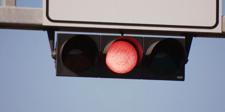 Crveno svjetlo na semaforu (Foto: Dnevnik.hr)