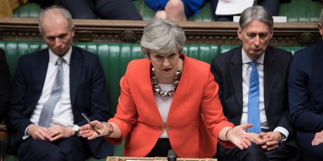 Theresa May u parlamentu (Foto: AFP)