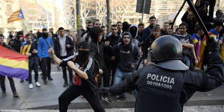 Neredi u Barceloni (Foto: AFP)
