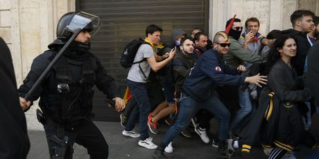 Neredi u Barceloni (Foto: AFP)