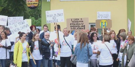 Učitelji i logopedi prosvjeduju zbog niskih plaća (Foto: Dnevnik.hr) - 1