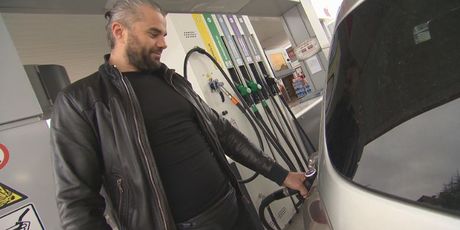 Punjenje automobila na benzinskoj postaji/Ilustracija (Foto: Dnevnik.hr)