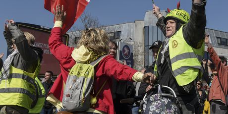 Prosvjedi žutih prsluka (Foto: Sebastien SALOM-GOMIS / AFP)