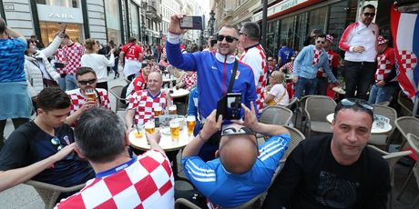 Hrvatski navijači u Budimpešti (Foto: Čitatelj)