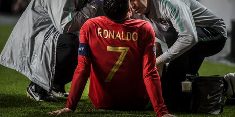 Ozlijedio se Cristiano Ronaldo (Foto: AFP)