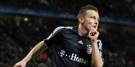 Olić slavi pogodak na Old Traffordu (Foto: AFP)