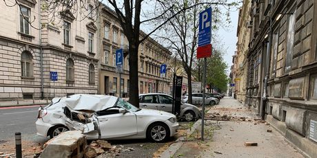 Potres pogodio Zagreb - Uništeni automobili na Zelenom valu