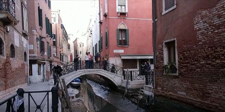 Niska razina vode u venecijanskim kanalima - 1