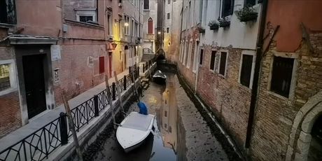 Niska razina vode u venecijanskim kanalima - 2