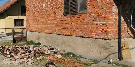 Kuća nakon potresa - 2