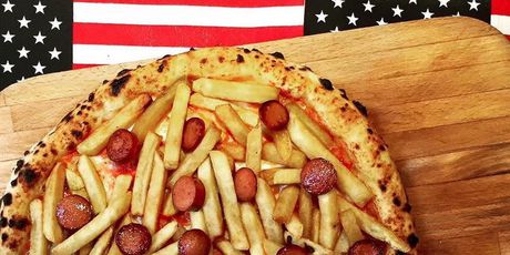 Pizza Americana pred zastavom!