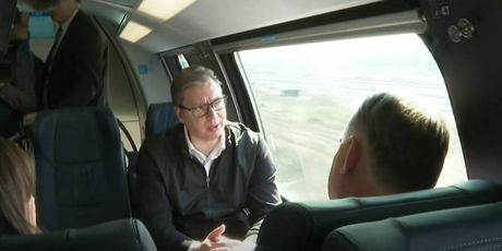 Aleksandar Vučić u vlaku - 2