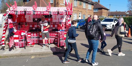 Suveniri kraj stadion Charltona