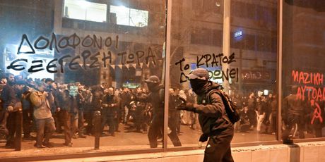 Prosvjed u Ateni nakon stravične željezničke nesreće u Grčkoj - 16