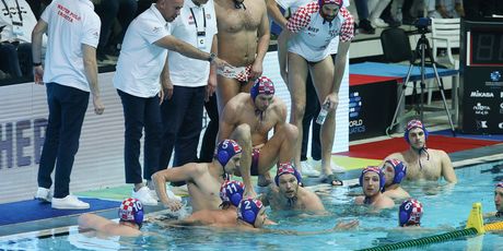 Hrvatski vaterpolisti i stručni stožer