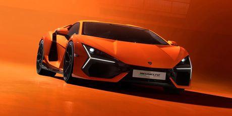 Lamborghini Revuelto