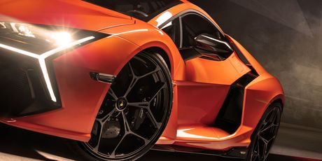 Lamborghini Revuelto - 5