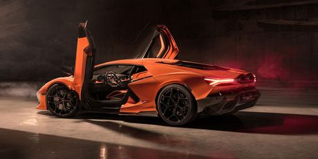 Lamborghini Revuelto - 7