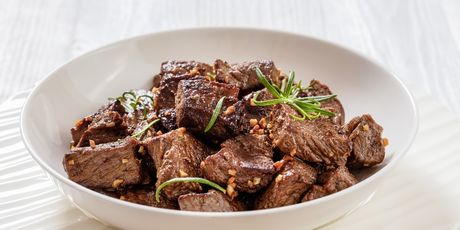 Junetina u umaku od maslaca i češnjaka