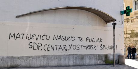 Grafit na zgradi u Marmontovoj ulici u Splitu - 1