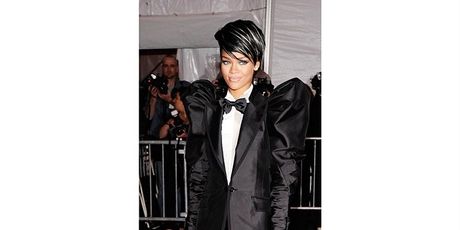 2009. – Rihanna