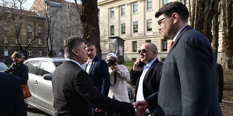 Predsjednik Zoran Milanović pojavio se na pressici čelnika SDP-a Peđe Grbina - 18
