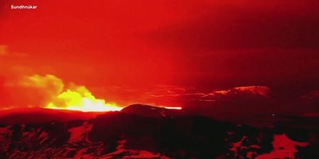 Eruptirao vulkan na Islandu - 1